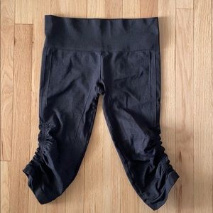 Lululemon Seamless Capri Tights Sz 8 Charcoal